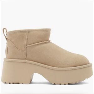 UGG Classic Ultra Mini New Heights Platform Boot Light Brown Sand NEW Size 9